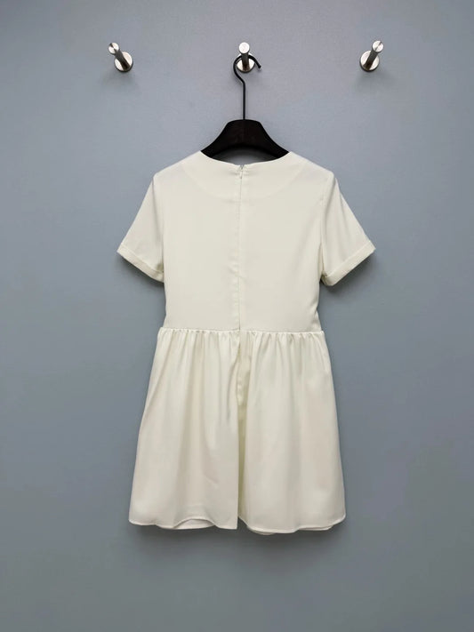 26 early spring/summer women's dress with round neck and pleated short design, high-end fashionable dress