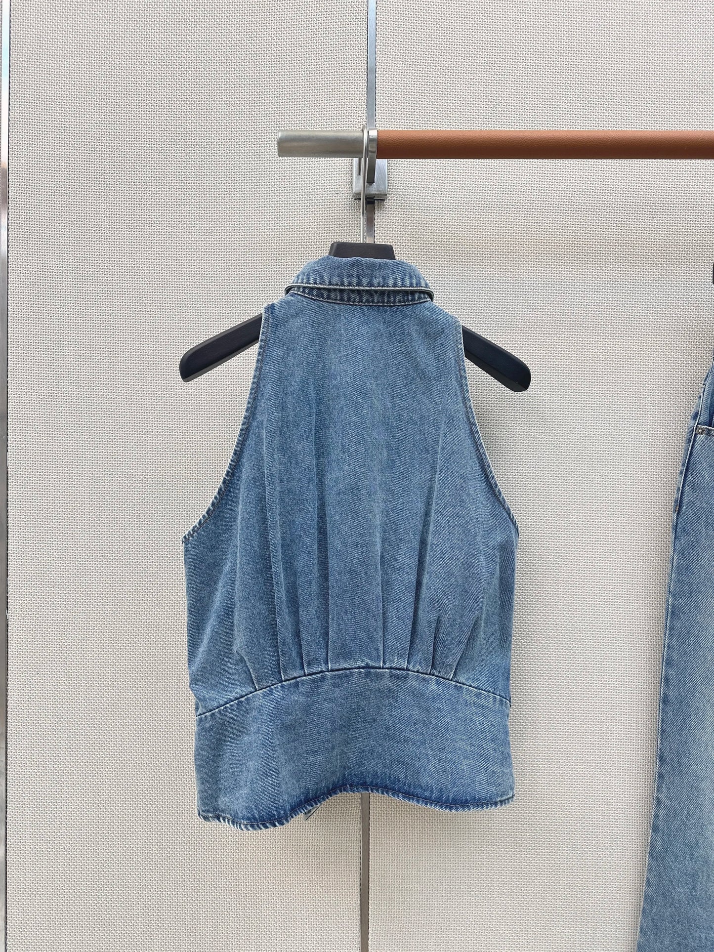 2026 Summer Women's Collared Halter Denim Vest Pleated Waist-Cinching Sleeveless Top ZX092
